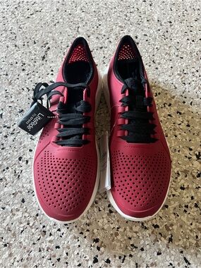 Crocs LiteRide Men’s Water Shoes Sneakers Red with Black Accents Sz 10